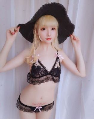 欧美灰美瞳上眼图_4K天堂在线