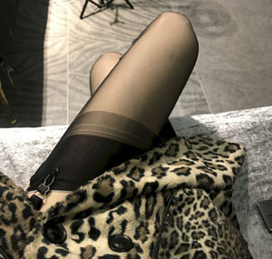 qq头像黑白欧美非真人_HD完整在线观看