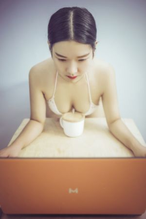 国产制服旗袍av在线_电影免费观看