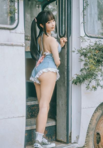 少妇荡乳情欲办公室5_BD国语手机在线看
