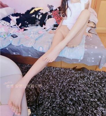 国产什么品牌眼霜好_中英字幕1080